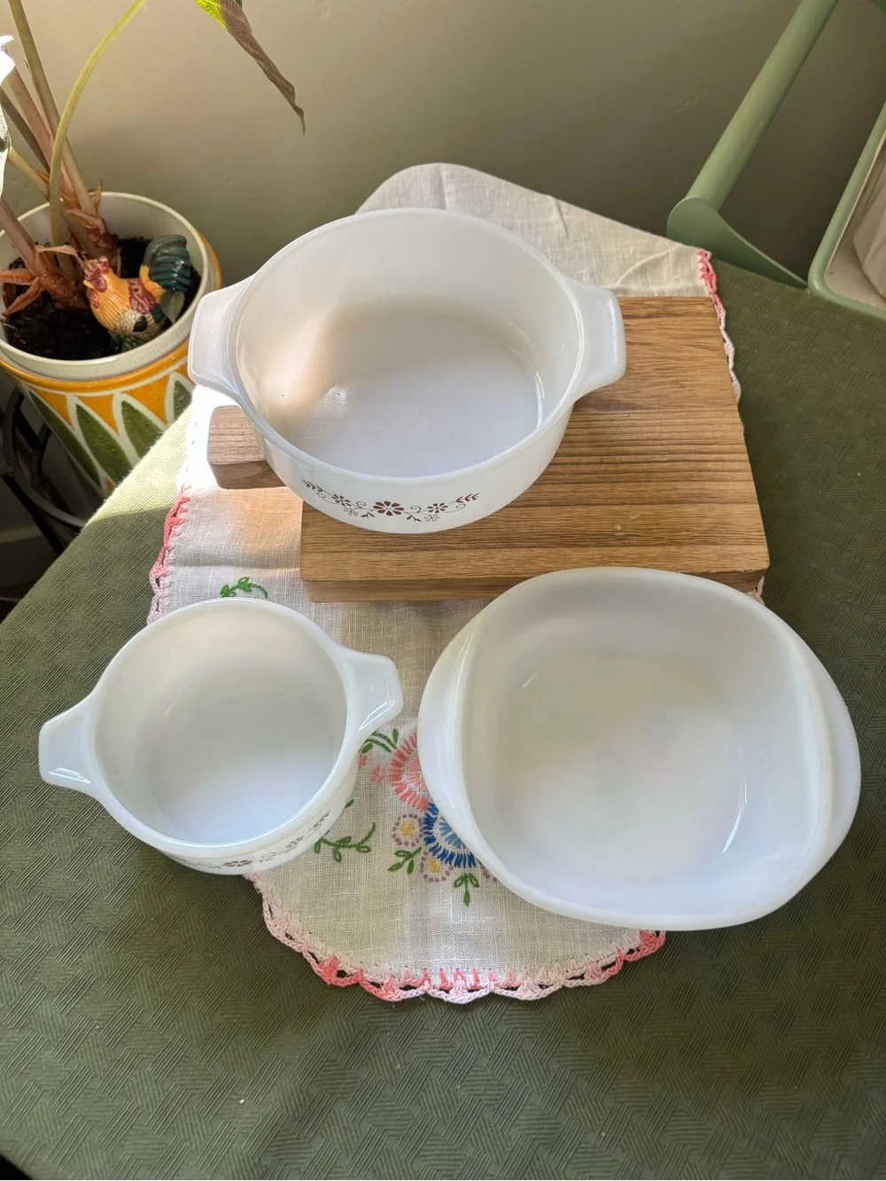 Vintage Dyna White Floral Glass Bakeware Casserole Dish Set - 3 Pieces